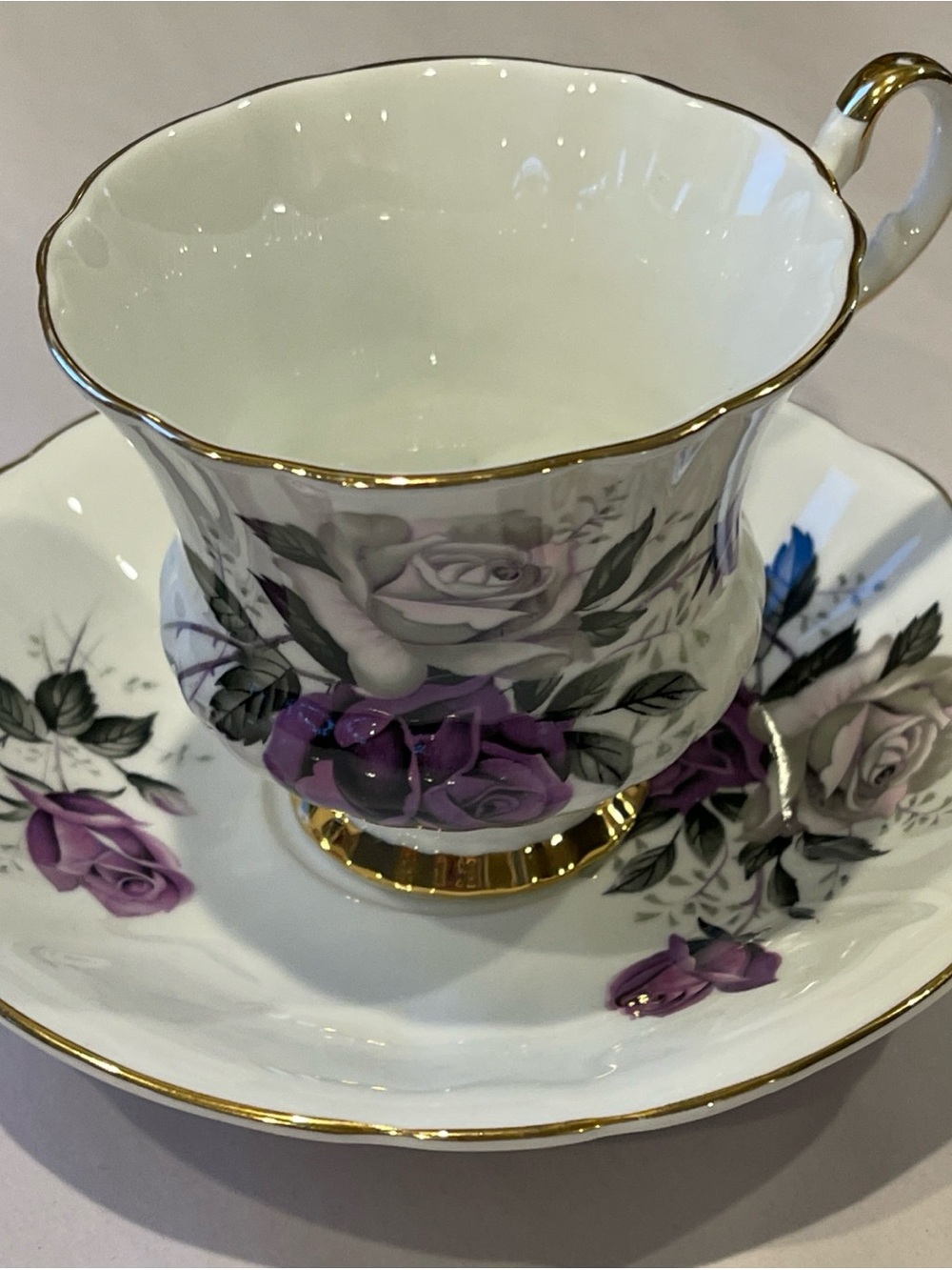 Vintage "WINDSOR" # Numbered Bone China England Teacup & Saucer Roses - VGC